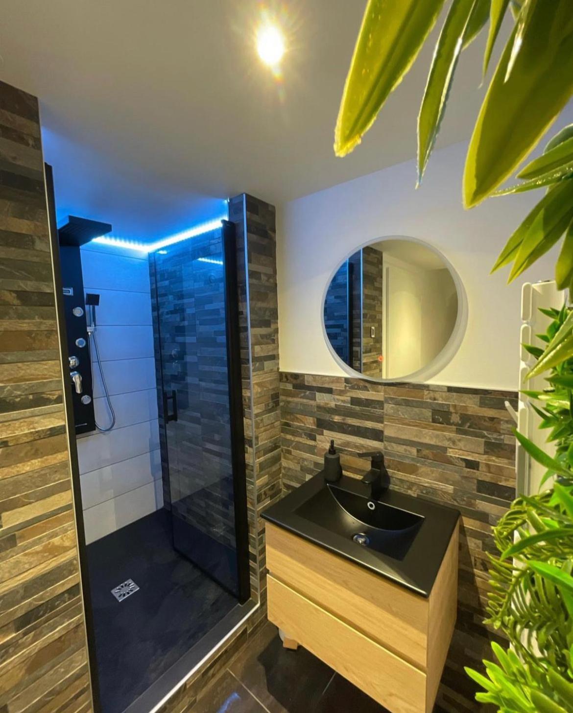 Love Room: Aux Plaisirs Des Sens Jacuzzi Prive بارْ المظهر الخارجي الصورة